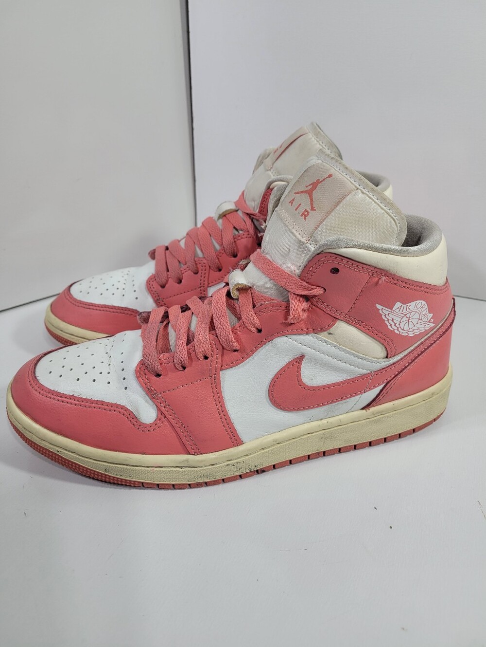 Nike Air Jordan 1 Mid Guava Ice Pink White BQ6472-109 Womens Size 9 Sneakers WoW